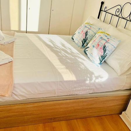The Rock Retreat - Gibraltar Apartment Екстериор снимка