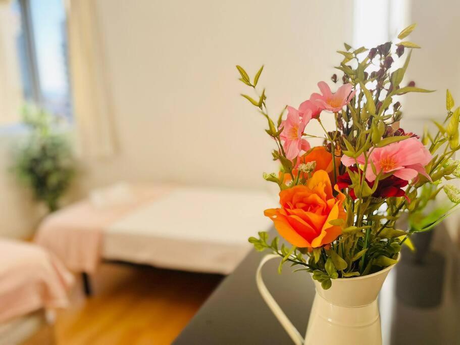 The Rock Retreat - Gibraltar Apartment Екстериор снимка