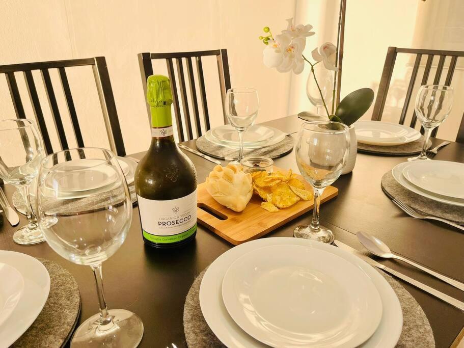 The Rock Retreat - Gibraltar Apartment Екстериор снимка
