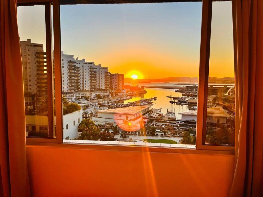 The Rock Retreat - Gibraltar Apartment Екстериор снимка