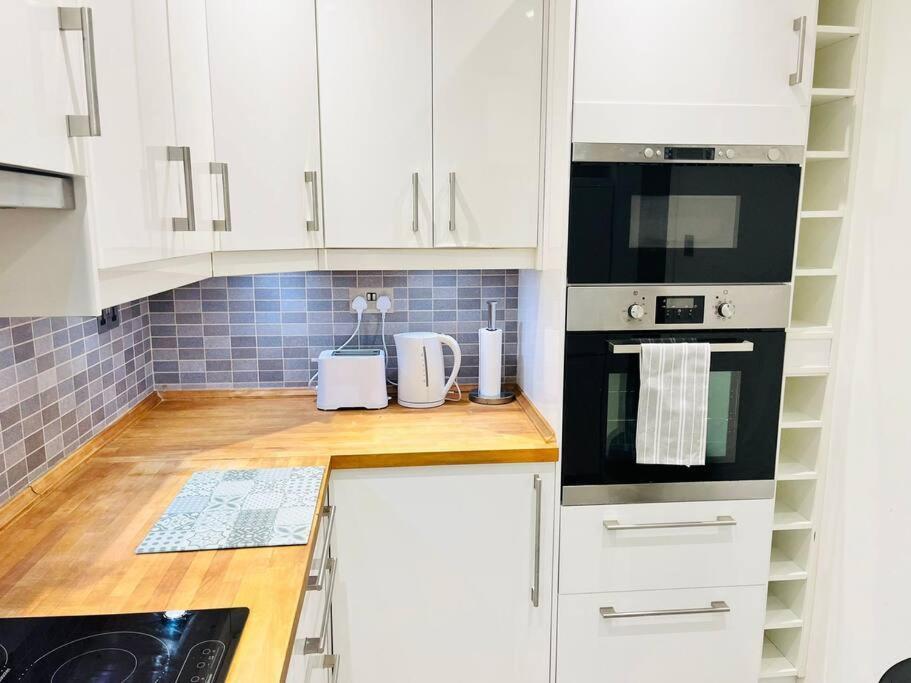 The Rock Retreat - Gibraltar Apartment Екстериор снимка
