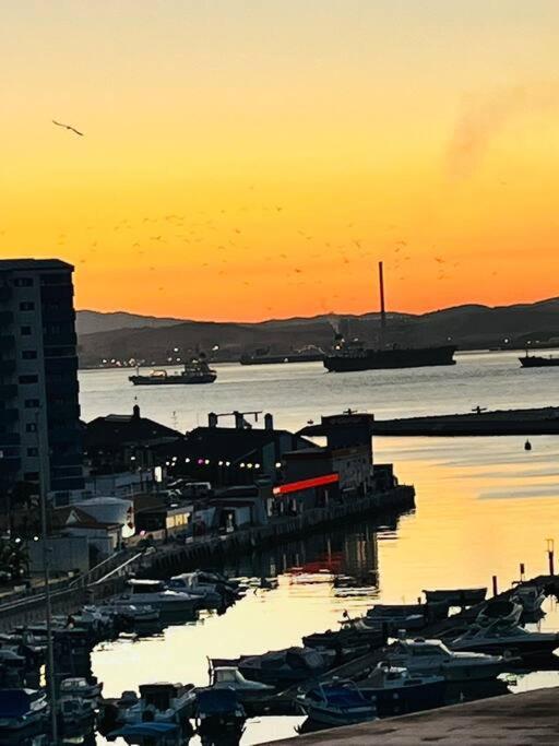 The Rock Retreat - Gibraltar Apartment Екстериор снимка